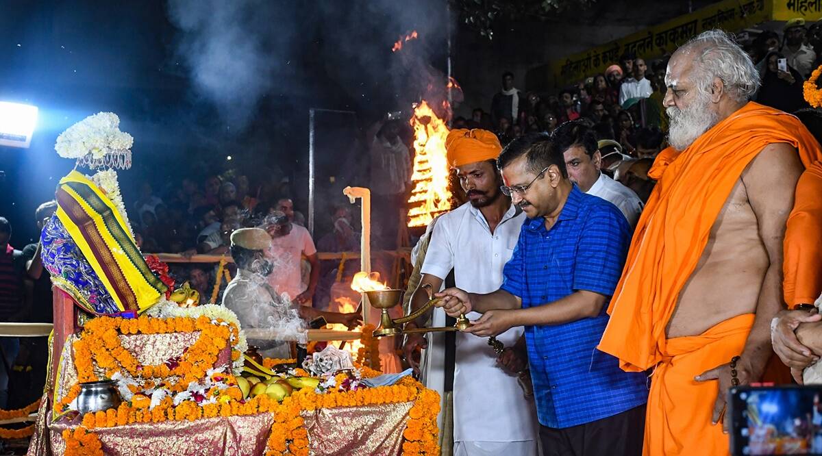 Delhi CM Arvind Kejriwal in Ayodhya.